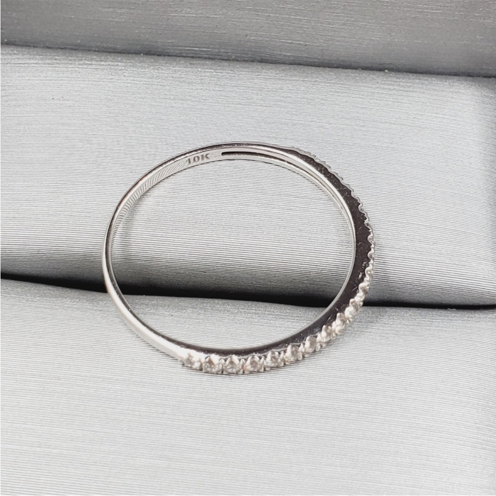 10k Solid White Gold Genuine Zircon Wedding Band Ring - Picture 3 of 5